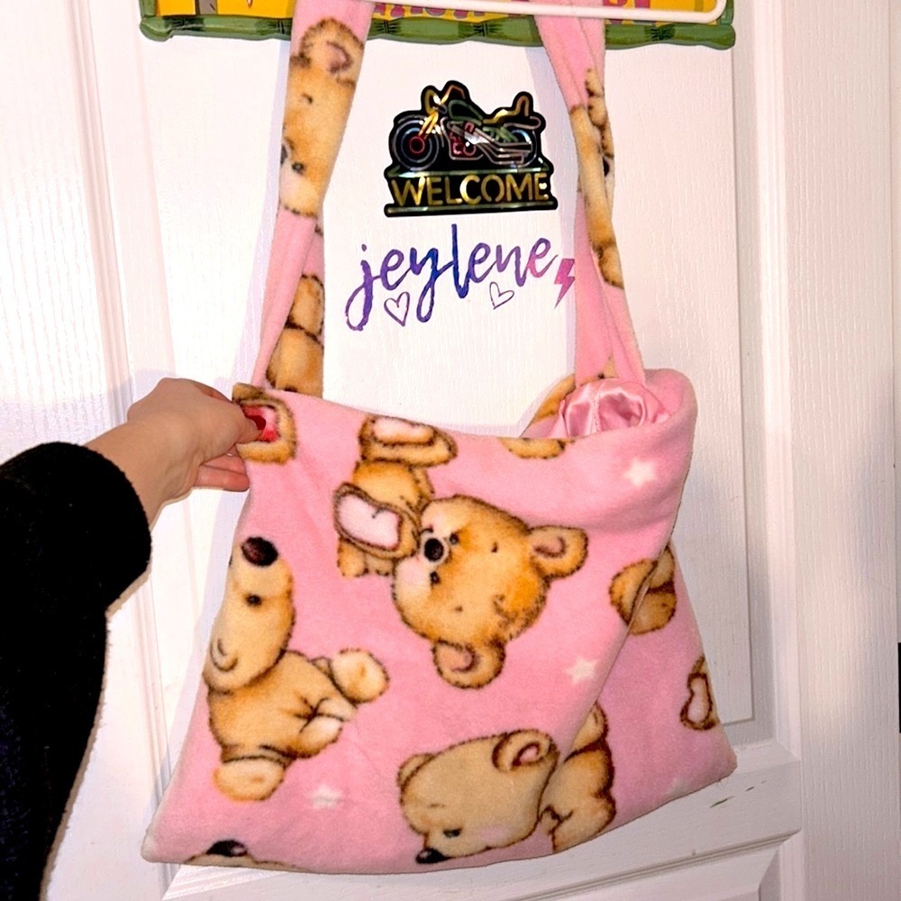 SOFT PLUSH HANDMADE BABY PINK SLEEPY TEDDYBEAR TOTE BAG SATIN LINING - Picture 1 of 5